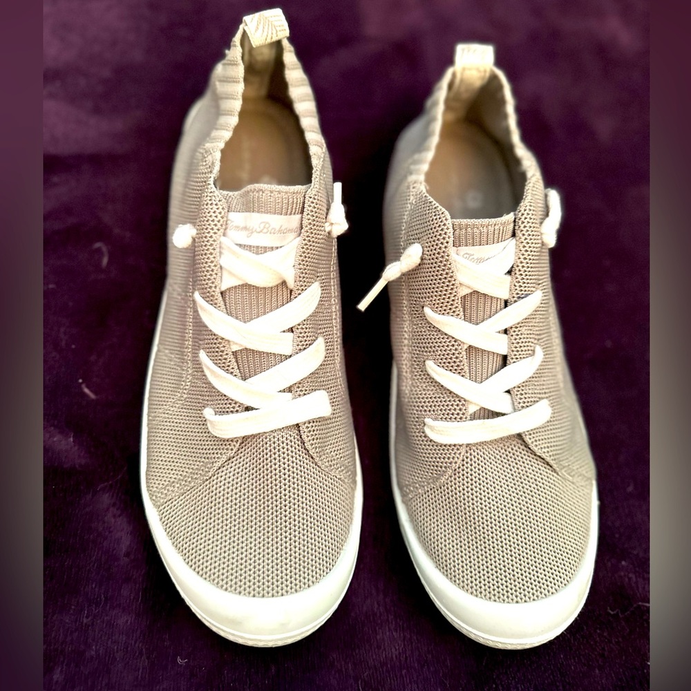 Tommy Bahamas slip ons women’s size 10.